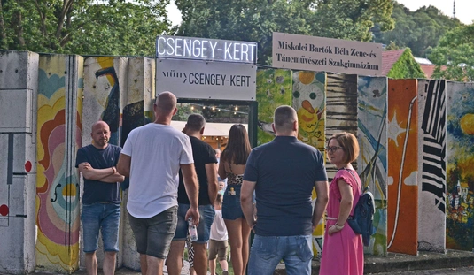 Gasztroplacc, Csengey Kert