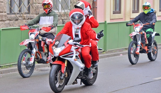 Motoros banda a belvárosban
