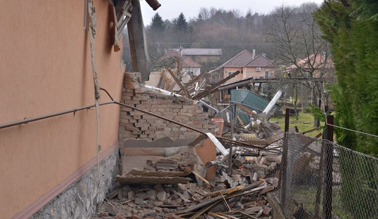 Gázrobbanás Perecesen. Fotó: Osztie Tibor