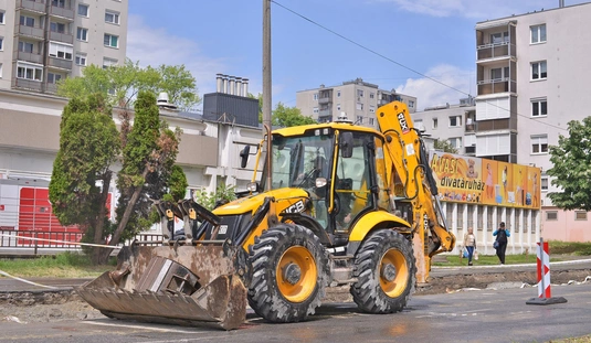 Javában zajlik az útfelújítás az Avason. Fotó: Osztie Tibor