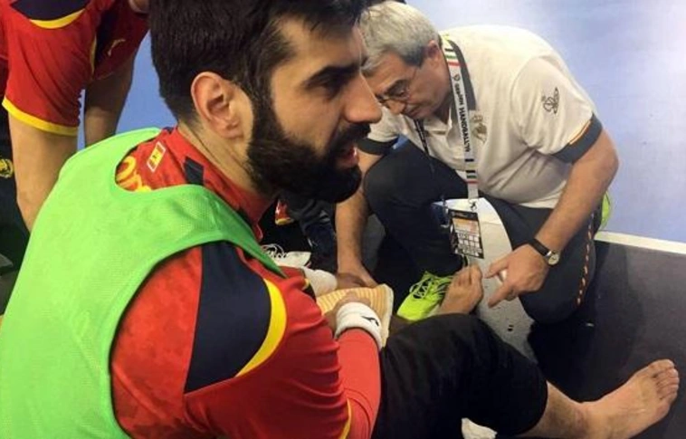 Edzés közben dőlt rá a LED-fal a spanyol kézilabda-válogatottra 