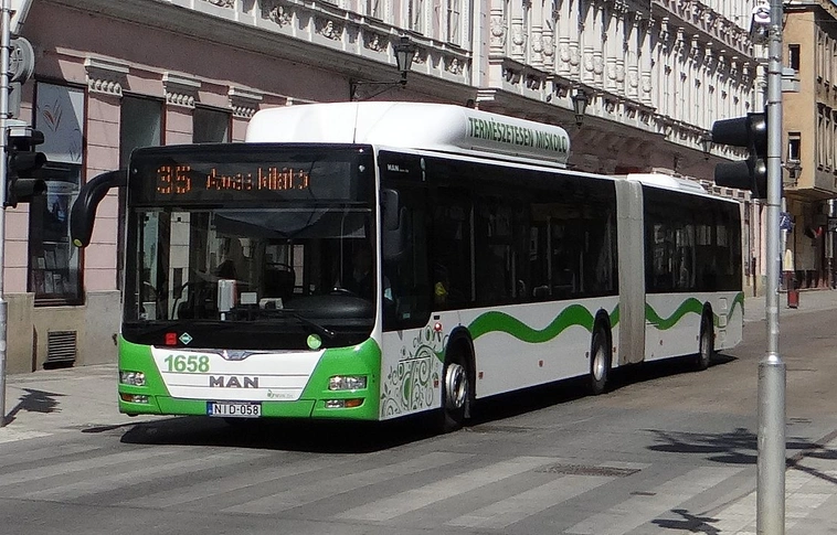 Közlekedési és bérletpénztári információk a hosszú hétvégére!