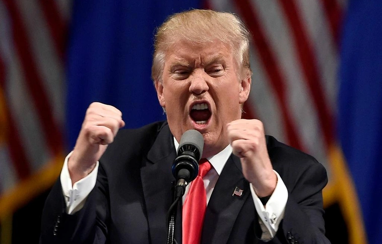 A bíróság felfüggesztette Donald Trump döntését négy ország menekültjei védett státuszának megszüntetéséről