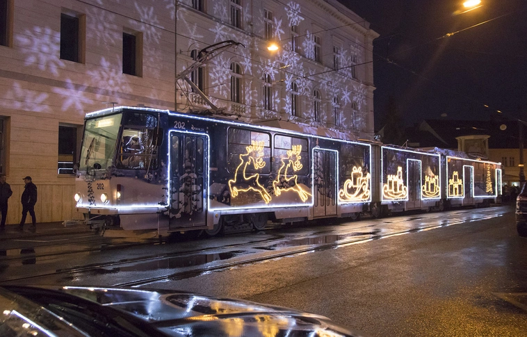 Búcsúzik az adventi villamos – ma utazhat vele utoljára! (Képgalériával!)
