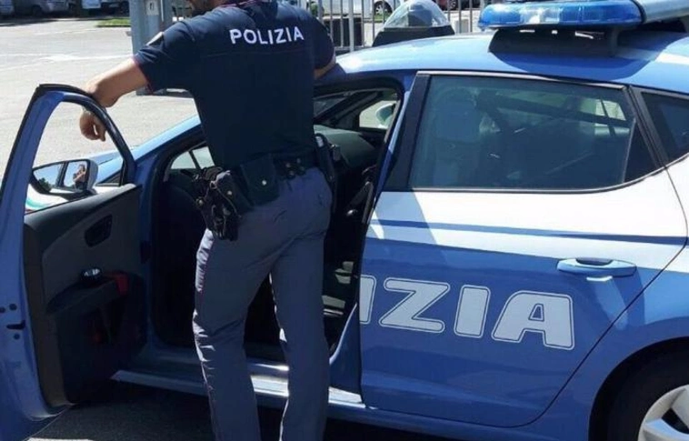 Kést rántott, majd négy embert leszúrt egy nő Olaszországban
