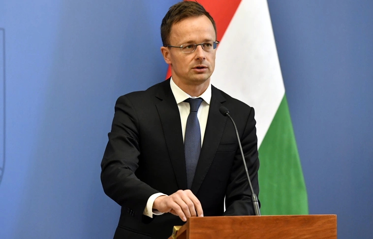 Szijjártó: harcolni kell a brüsszeli bevándorláspárti politikusok ámokfutása ellen