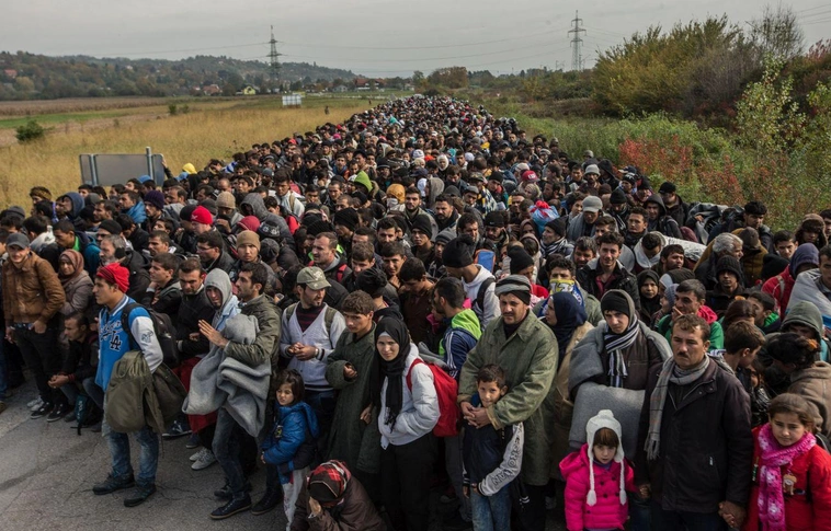 Szolidaritást sürget a menekültek elosztásában a migrációs ügyekért felelős uniós biztos