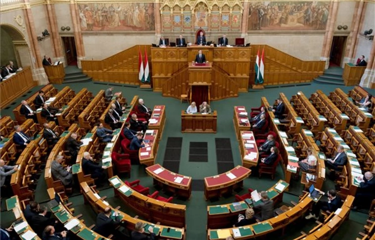 Négynapos ülést kezd hétfőn az Országgyűlés