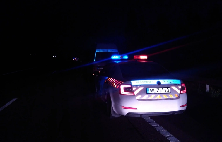 Baleset az M3-ason teljes útzár mellett