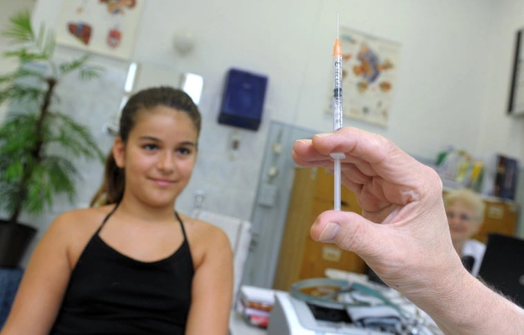 Szerdán még igényelhető az iskolákban a méhnyakrák elleni védőoltás