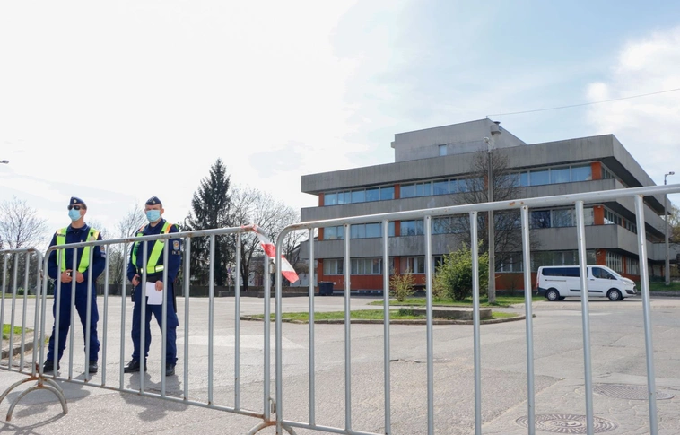 parkolok koronavirus lezarva