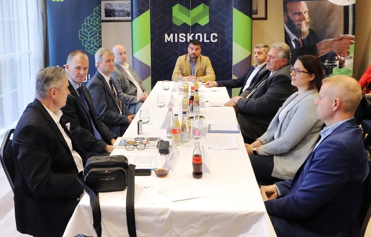 foglalkoztatási paktum kerekasztal beszélgetés city hotel