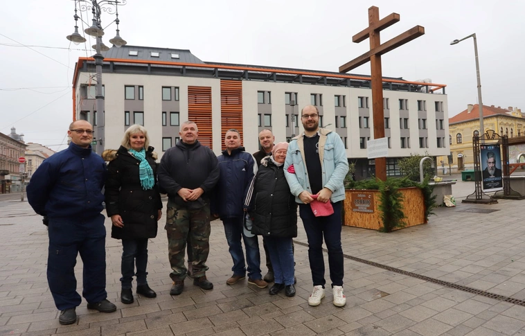jobbik kereszt centrum