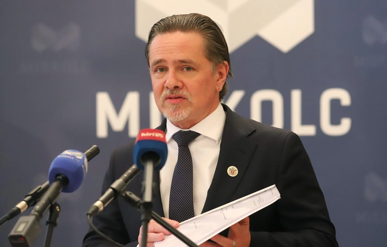 lázár jános tóth szántai józsef sajtótájékoztató