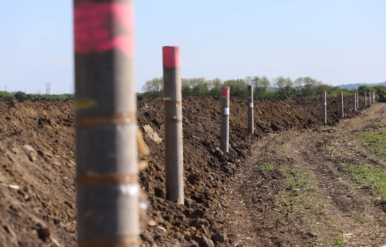 Engedély nélküli építkezéd Martinkertváros határában