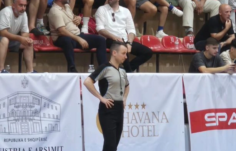 A játékvezető Mészáros Balázs Miskolc utazó nagykövete. Fotó: magánarchívum