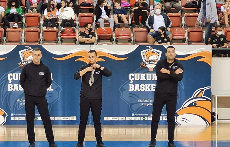 Mészáros Balázst (középen) Athénbe delegálták. Fotó: magánarchívum 