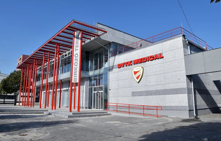 A DVTK Medicalban birkóznak, fociznak, ajándékoznak és ünnepelnek a piros-fehérek. Fotó: magánarchívum 