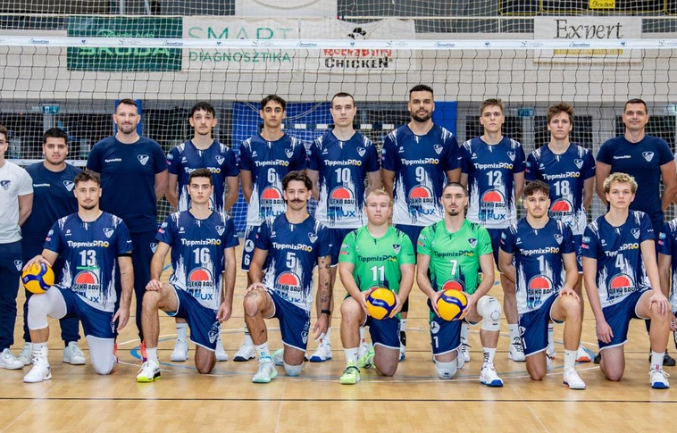 A MEAFC-Peka Bau együttese. Fotó: magánarchívum  