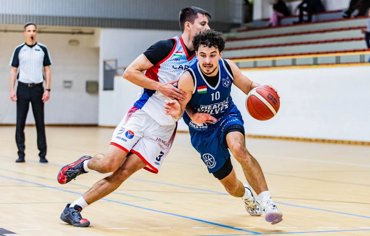 Dunai Zétény (a labdával) 17 pontot gyűjtött a találkozón. Fotó: magánarchívum