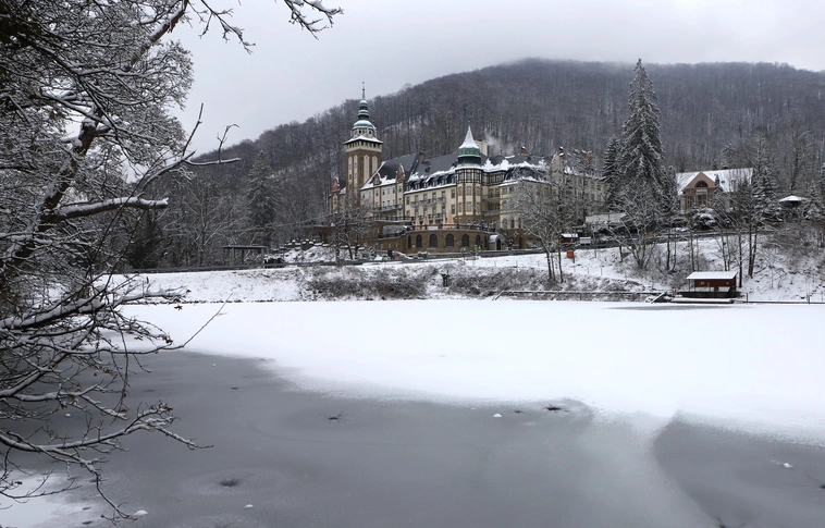Veszélyes a Hámori-tó jegére lépni. Fotó: Mocsári László