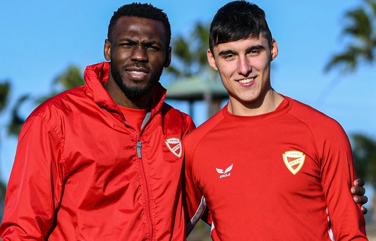 Anderson Esiti, Szakos Bence