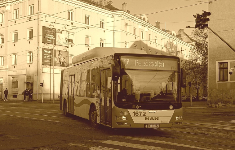 felsőzsolcai busz
