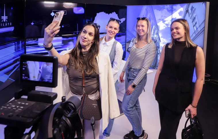 Egyetemisták látogattak a szerkesztőségbe. Fotó: Mocsári László