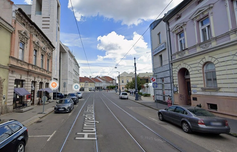 Megváltozik a forgalmi rend a Hunyadi János utcában. Fotó: Google Maps