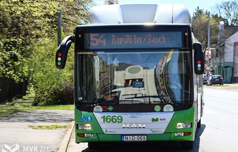 Ideiglenesen áthelyezésre kerül a Megyei Kórház megállóhely