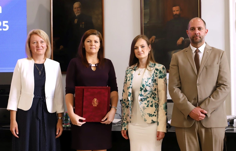 Szent Erzsébet és Kossuth Zsuzsanna díjak átadója a vármegyeházán