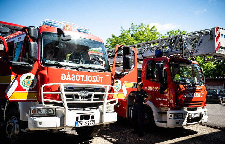 Táborozó gyerekek a Vasgyári Tűzoltóságon