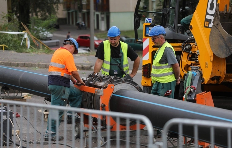 Csőcsere a Klapkán