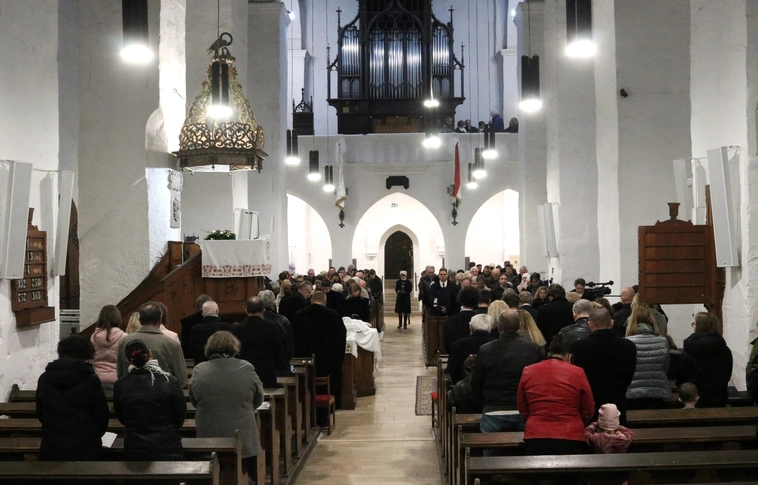 Református istentisztelet és kiállítás a Avasi Református Templomban