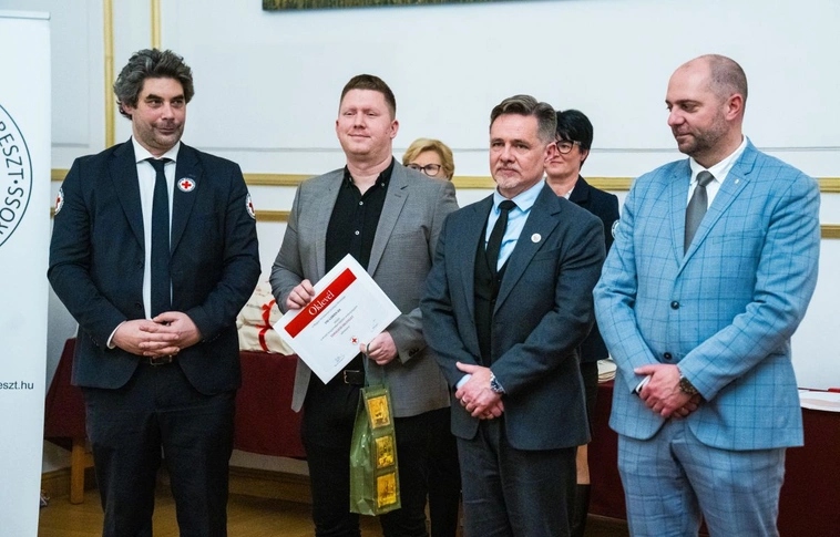 A városházán jutalmazták a rendszeres véradókat. Fotó: Horváth Csongor
