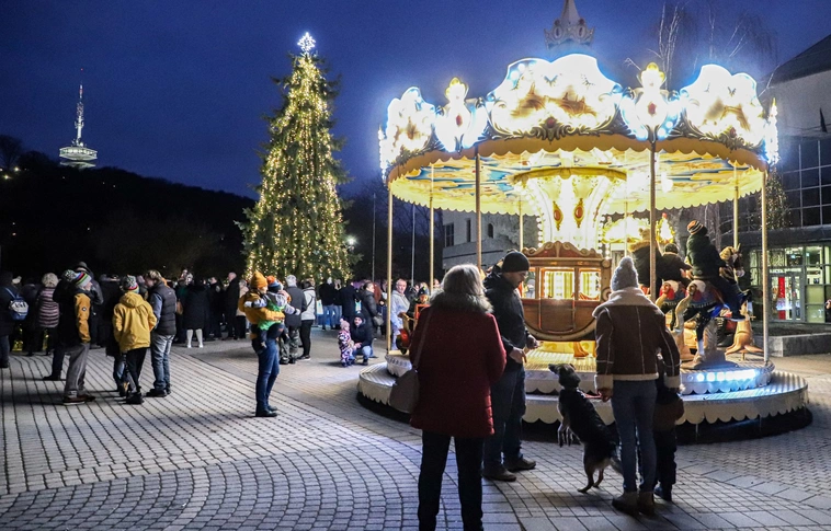 Adventi gyertyagyújtás a Szent István téren