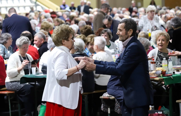 Óévbúcsúztató zenés táncos est a Generali Arénában