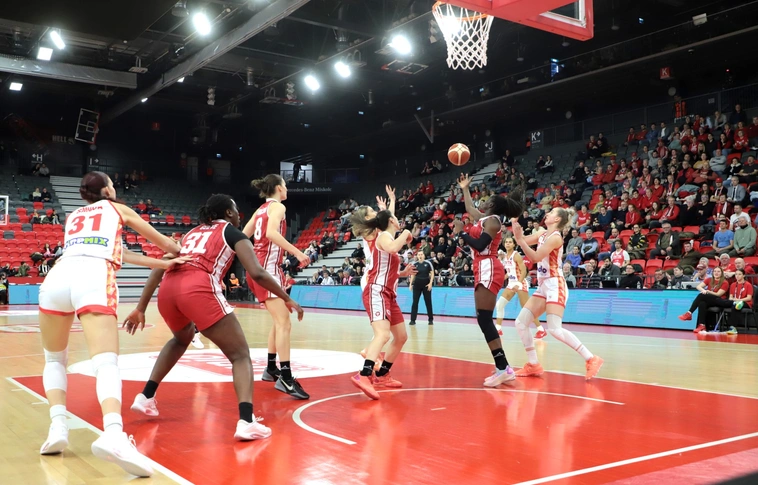 DVTK HUNTHERM – Casademont Zaragoza 60-79