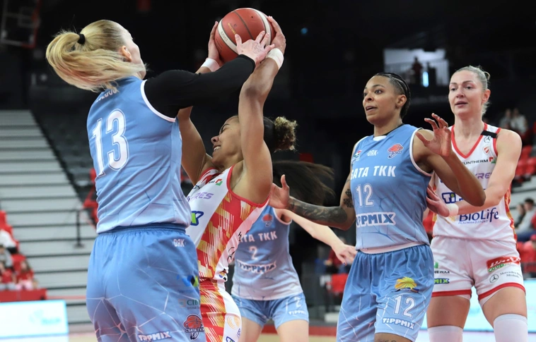 DVTK HUNTHERM - Csata 77-48