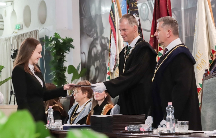Diplomaátadó ünnepség a Miskolci Egyetemen