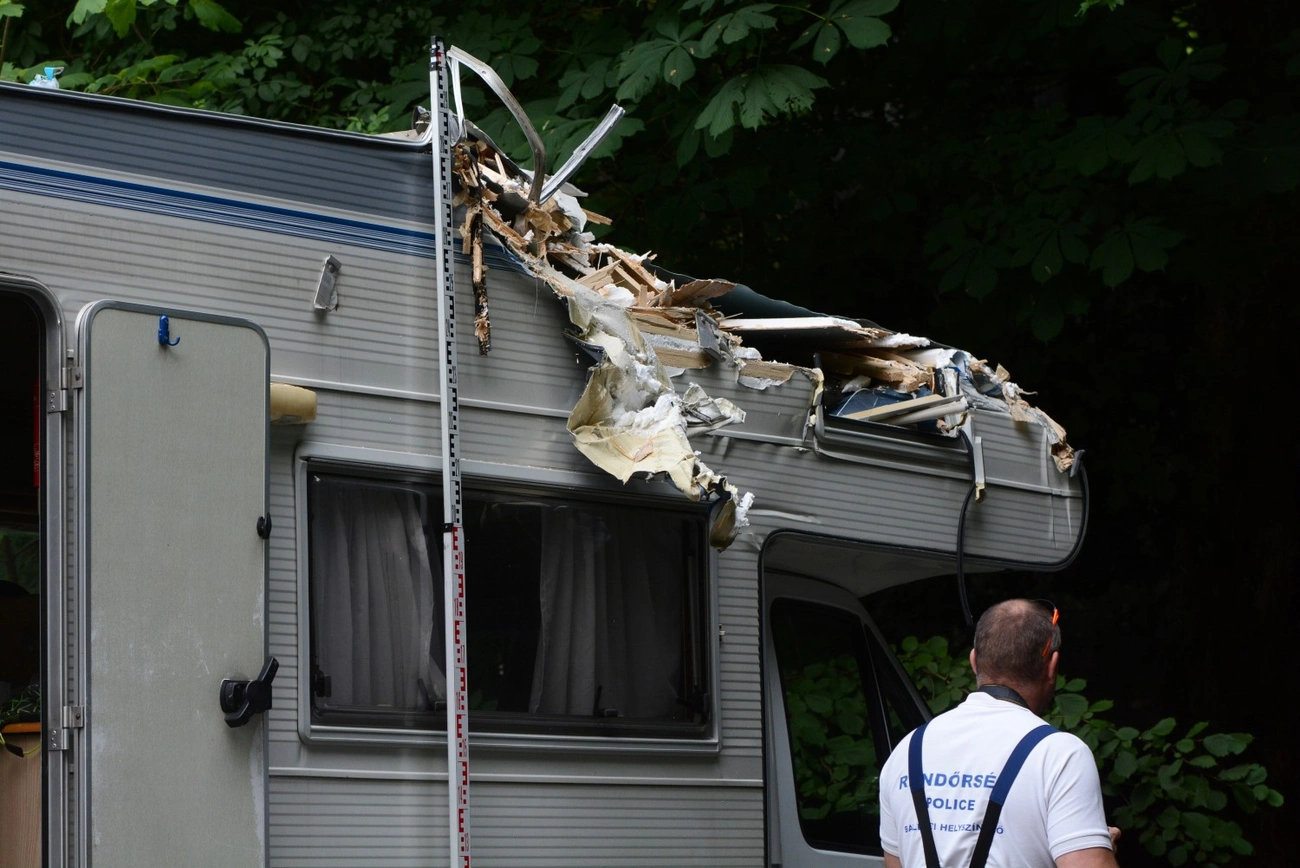 baleset, lillafüred, alagút,