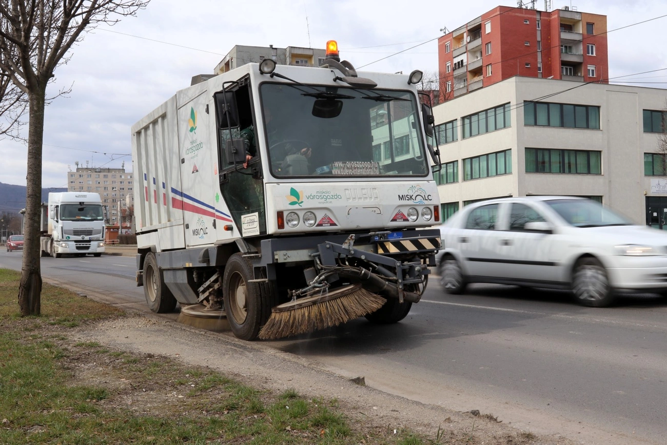 út tisztító gép, tavaszi takarítás,