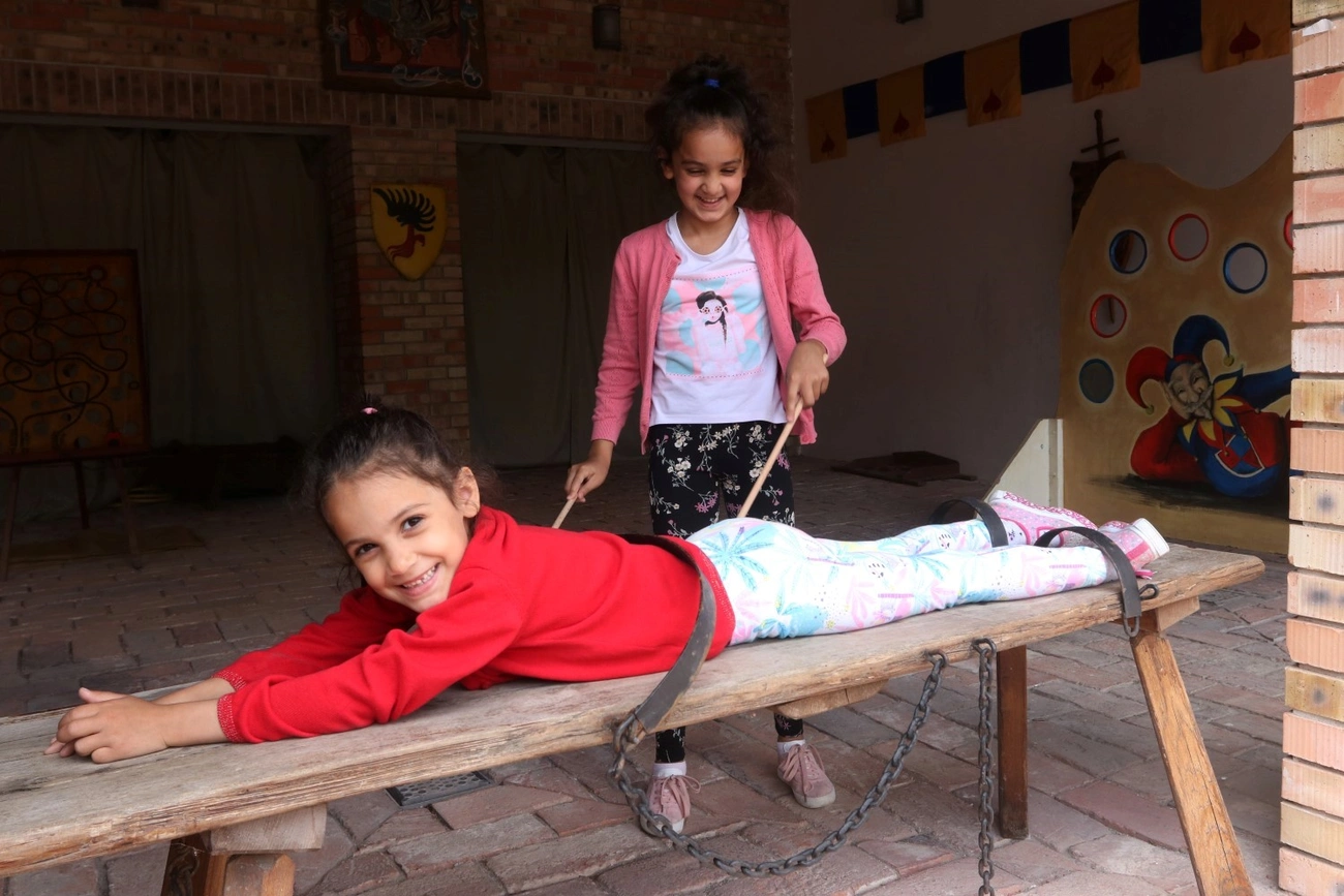 pajta játék, lovagi tornák tere,