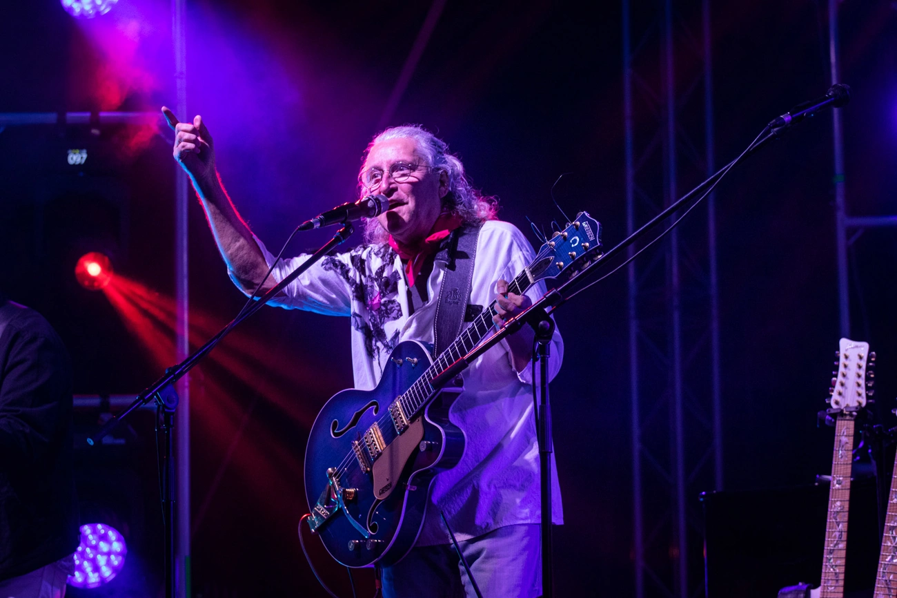 Karácsony János "James"