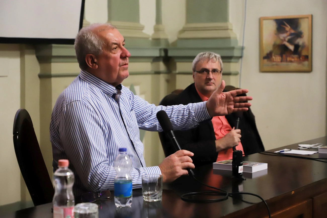 mab akadémiai esték gorbacsov titkai zolcer jános