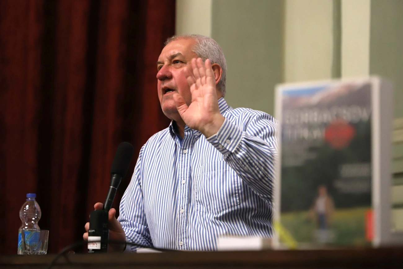 mab akadémiai esték gorbacsov titkai zolcer jános