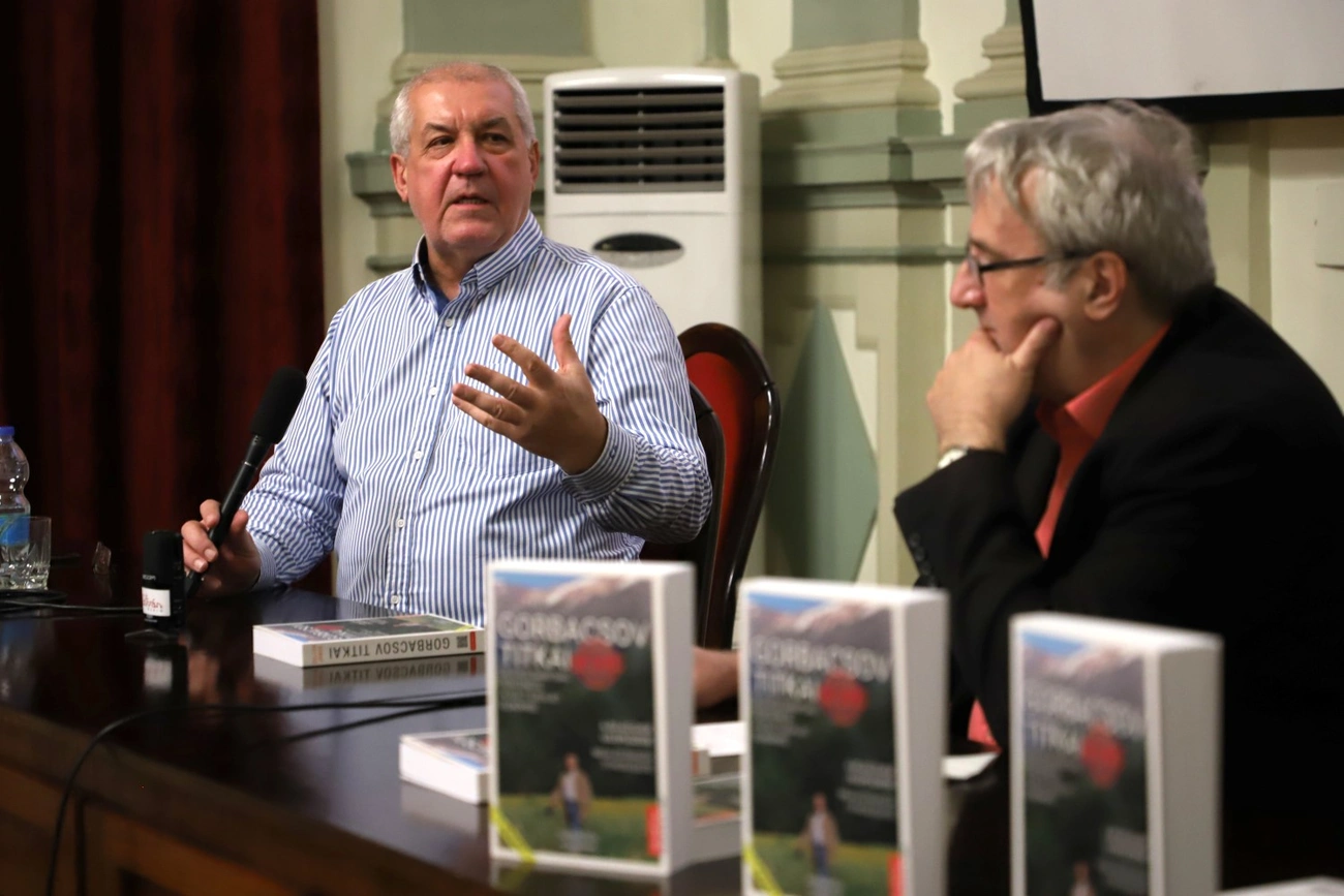 mab akadémiai esték gorbacsov titkai zolcer jános