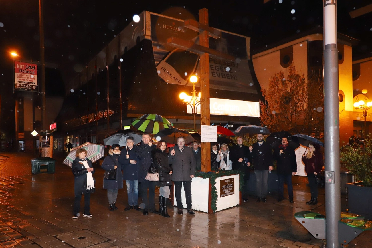 jobbik kettős kereszt 