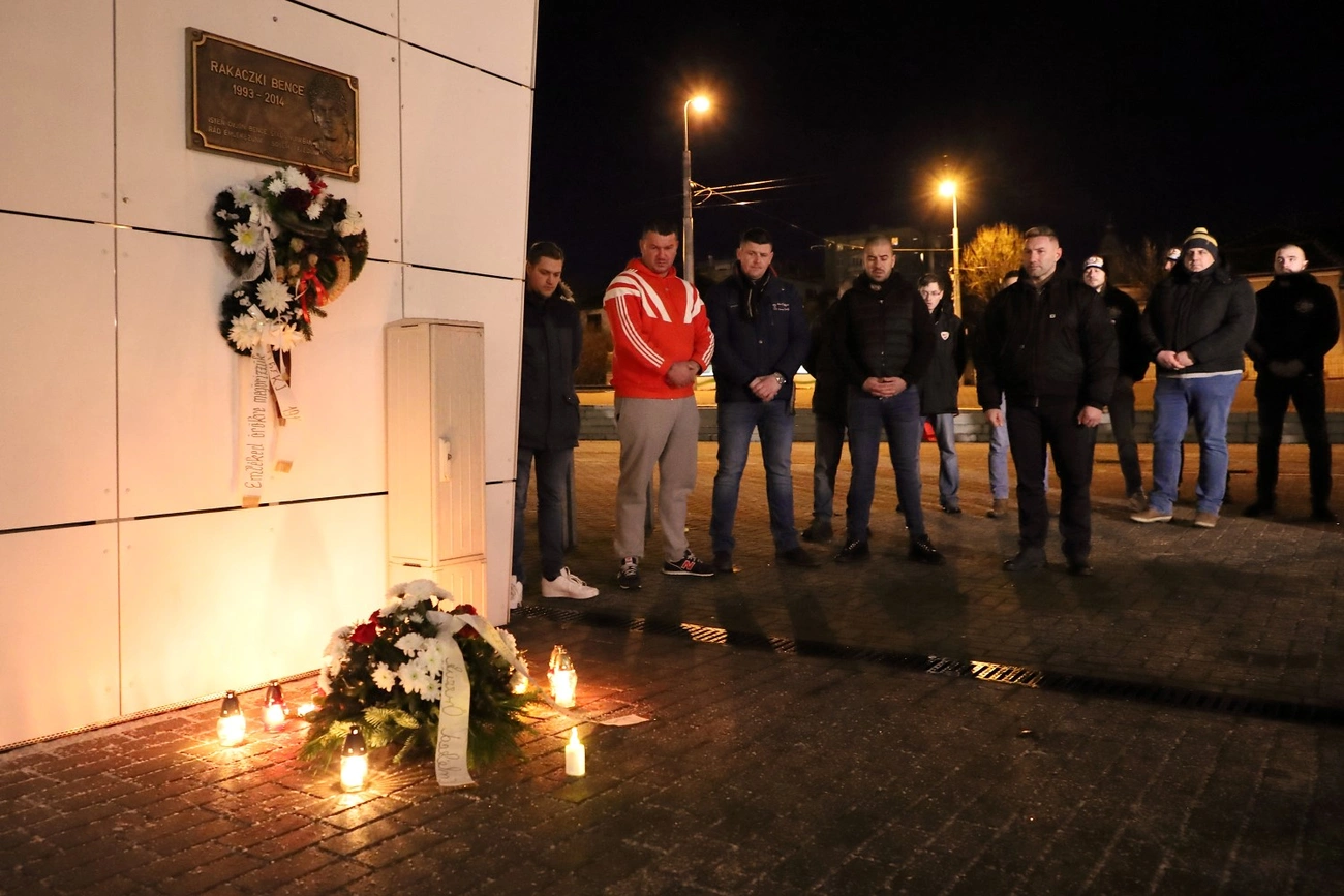 rakaczki bence koszorúzás dvtk