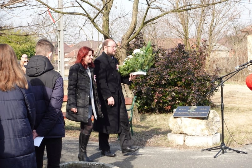 szlágyi szabolcs március 15 szirma